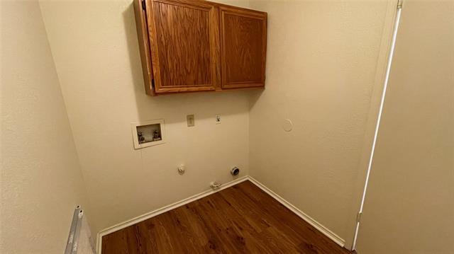 Building Photo - 308 Sierra Way