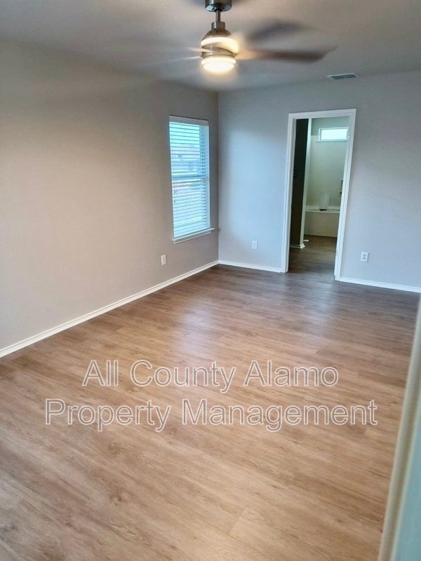 Building Photo - 10316 Artesia Wells