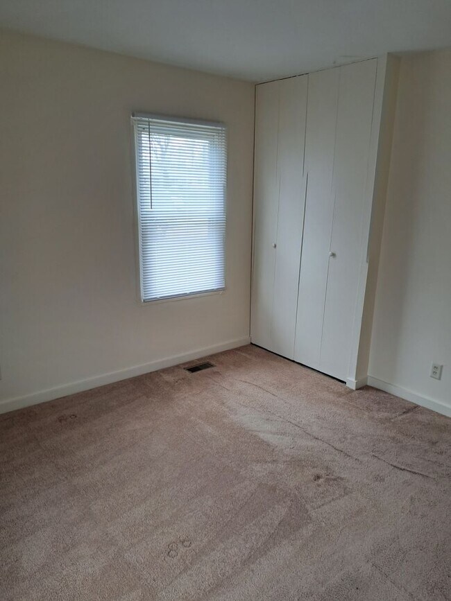Building Photo - 3 BR House Near Purdue University Fort Wayne