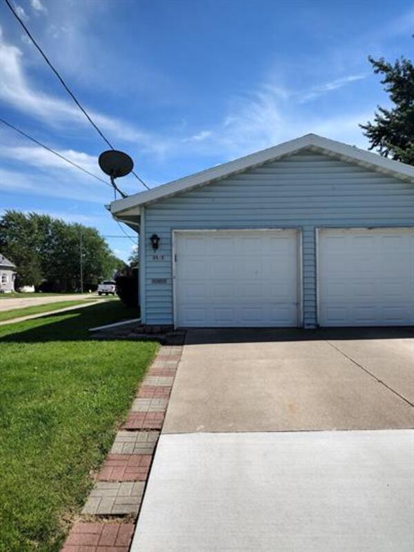 Building Photo - 1105 Arthur Ave