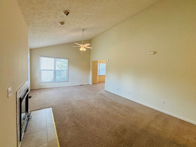 Building Photo - 205 Broce Dr