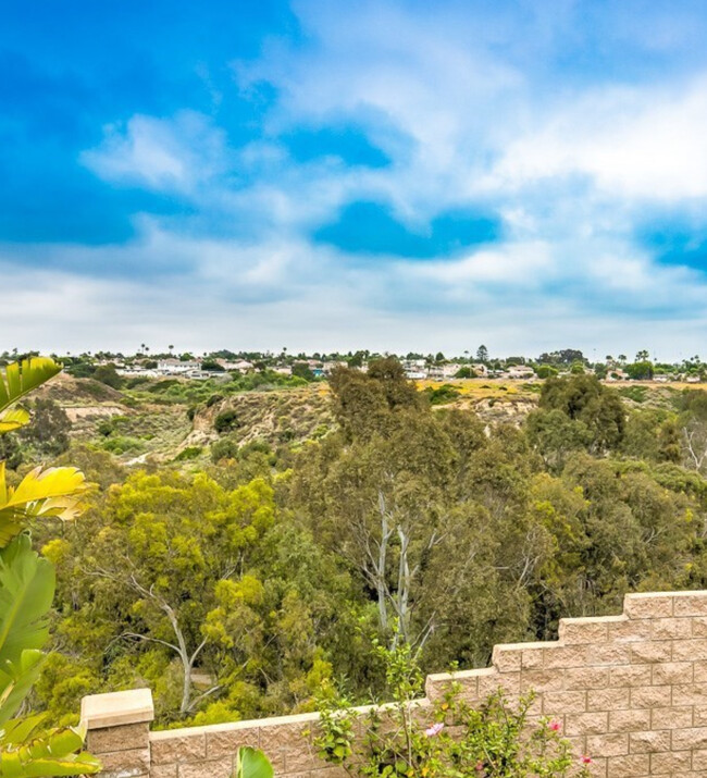 Every upstairs bedroom room has a view of preserve! - 820 Harbor Cliff Way