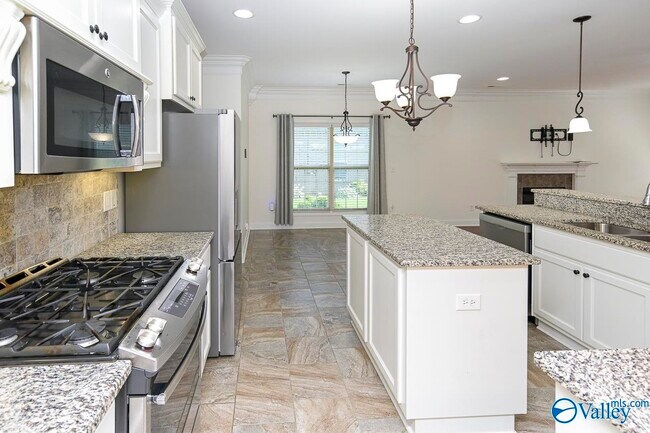 Building Photo - 161 Huntsmen Lane