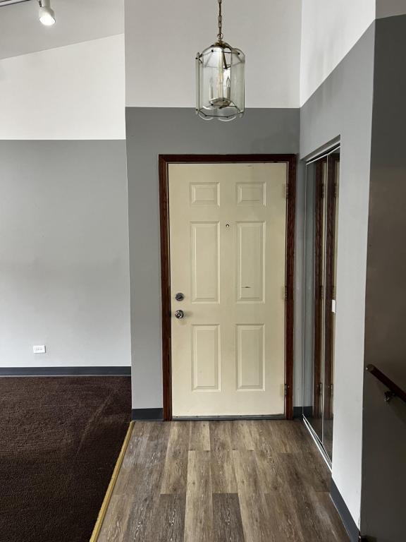 Building Photo - 5623 Santa Barbara Dr