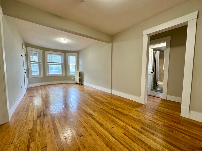 Building Photo - 4069 Washington St