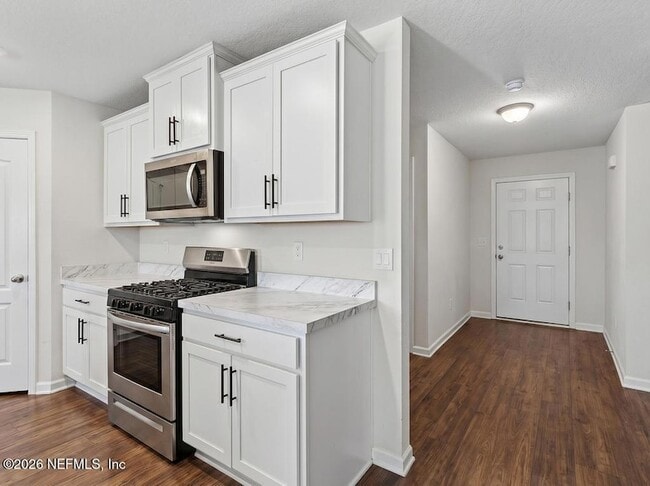 Building Photo - 152 Jarama Cir