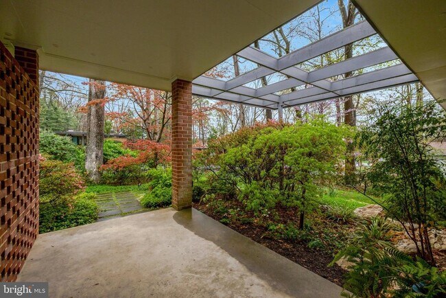 Building Photo - 3602 Lido Pl