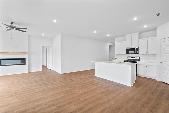 Building Photo - 813 Heeler Ave