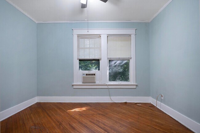 Building Photo - Charming Historic 2BR Apartment with Garag...