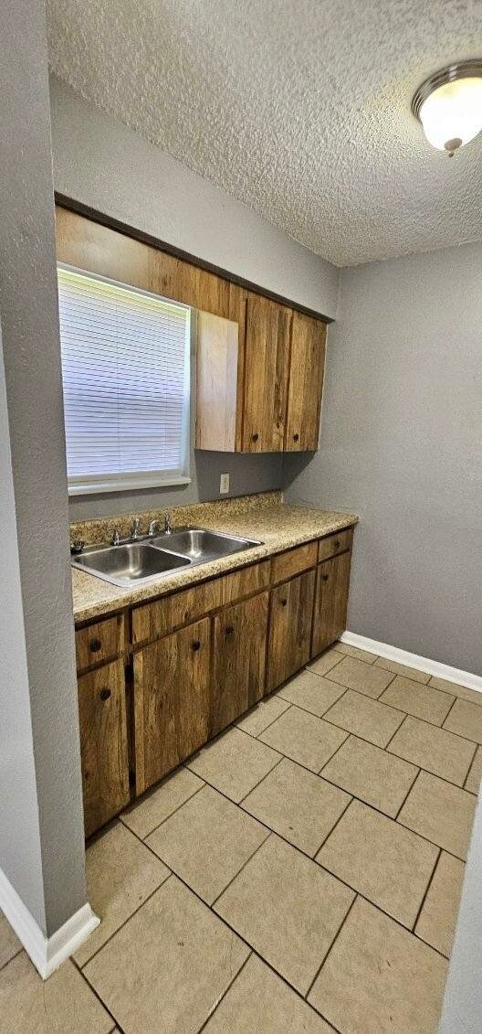 Building Photo - 2422 Crystal Hills Loop E