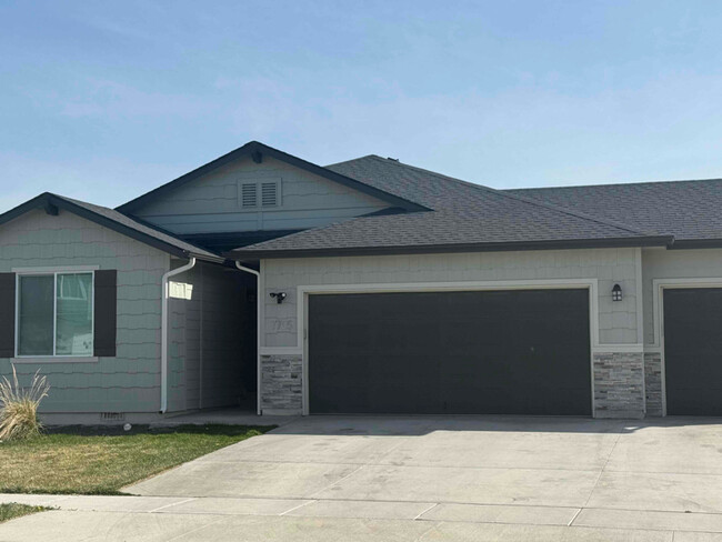 Building Photo - 7705 E Drouillard St