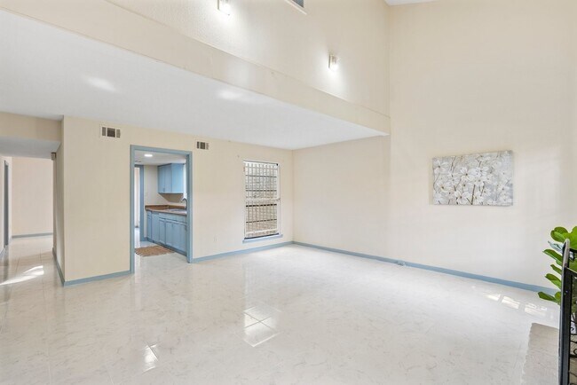 Building Photo - 8583 Wilcrest Dr