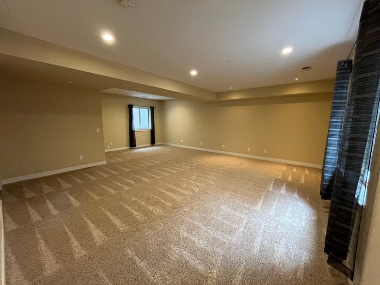 Building Photo - 7828 E 21st Ave