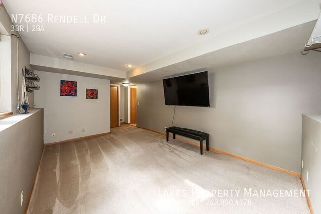 Building Photo - N7686 Rendell Dr