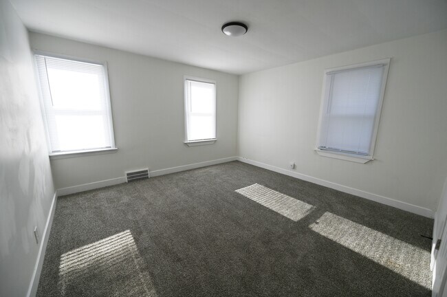 Building Photo - 15829 Minock St