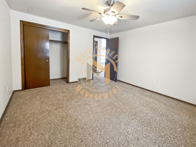 Building Photo - 1433 Baumgart Rd