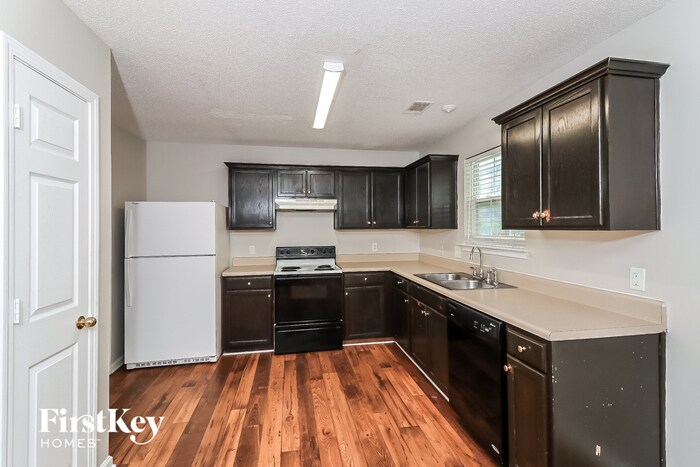 Building Photo - 1272 Creekview Cir