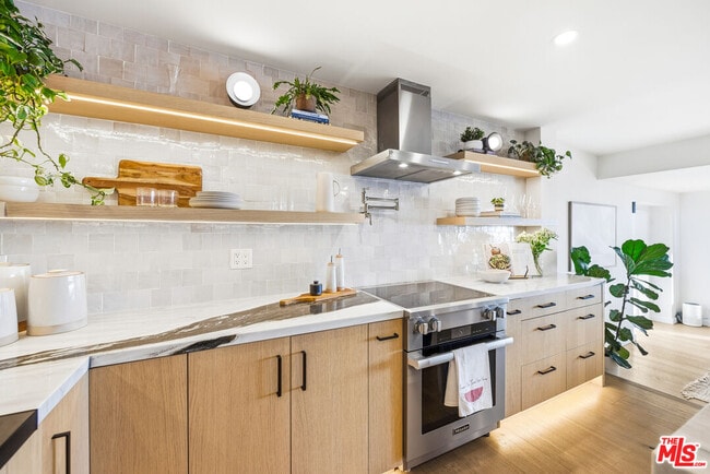 Building Photo - 18055 Coastline Dr