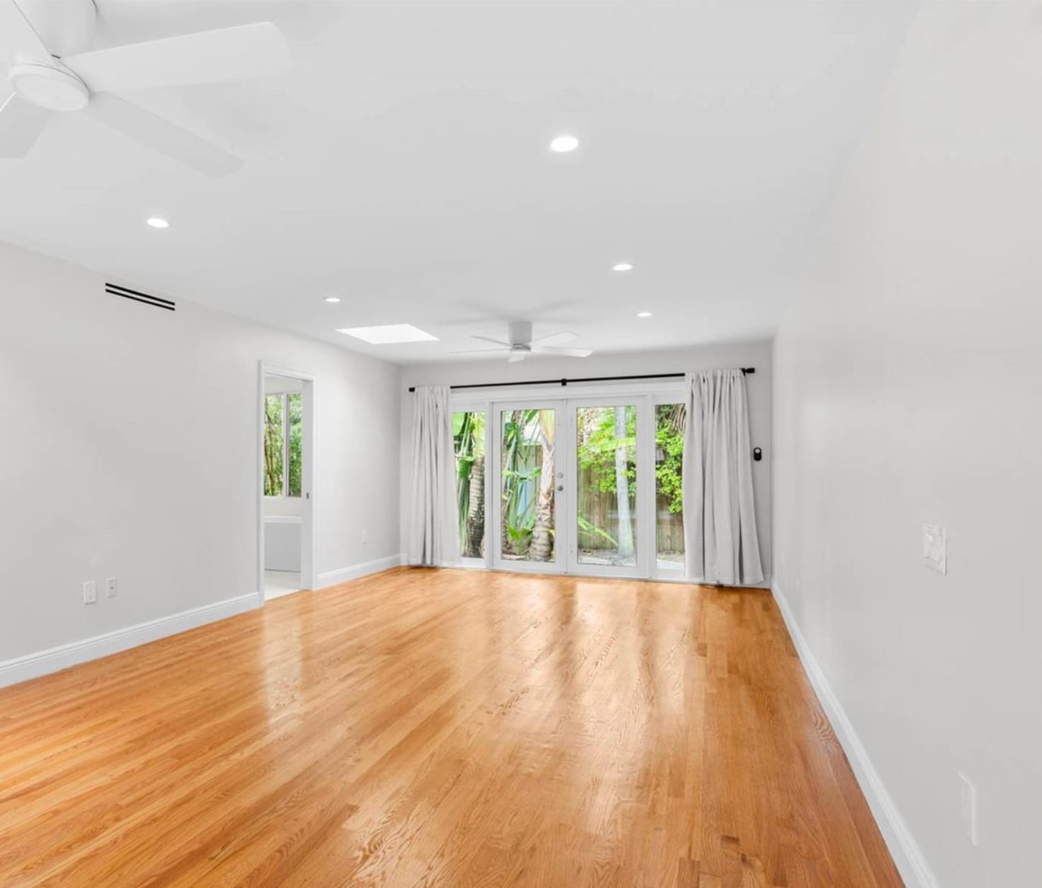 Building Photo - 3945 Loquat Ave