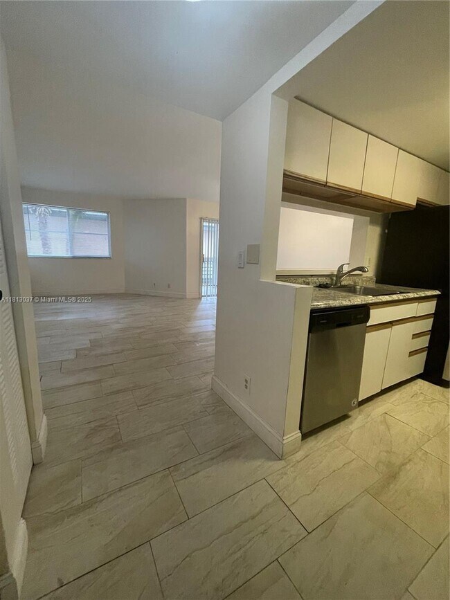 Building Photo - 9701 Westview Dr
