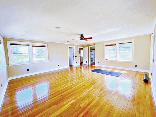 Building Photo - 7315 SE Taylor St