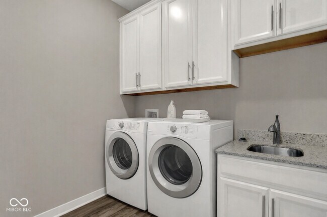 Building Photo - 1659 Dewey Dr