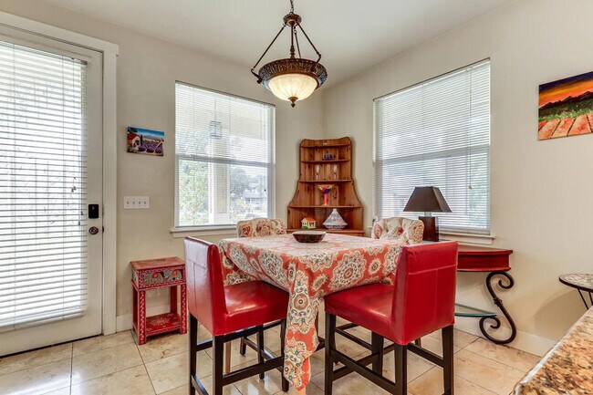 Building Photo - 158 Sierra Pl