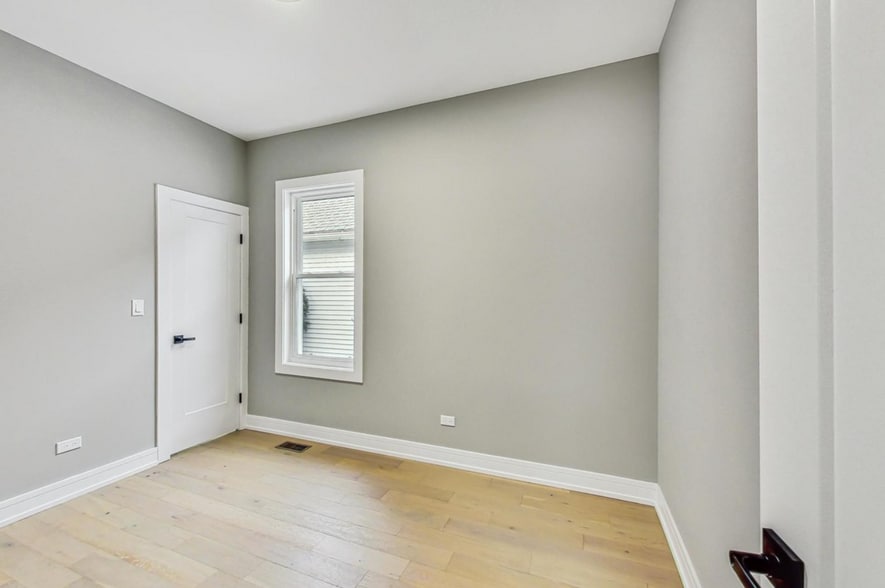 Building Photo - 1628 W Blackhawk St