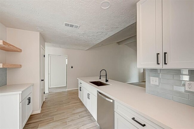 Building Photo - 2330 Grindstone Ln