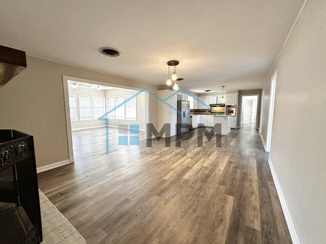 Building Photo - 1104 Hilton St