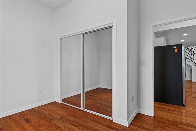 Building Photo - 280 Essex St