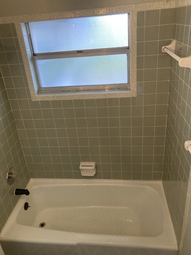 Building Photo - 2 Bed 2 Bath in Melbourne!