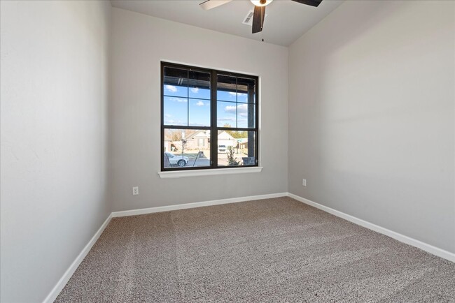 Building Photo - 5232 White Gold Ave