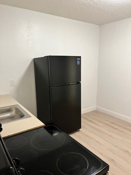 Building Photo - 7065 NW 49th Ct