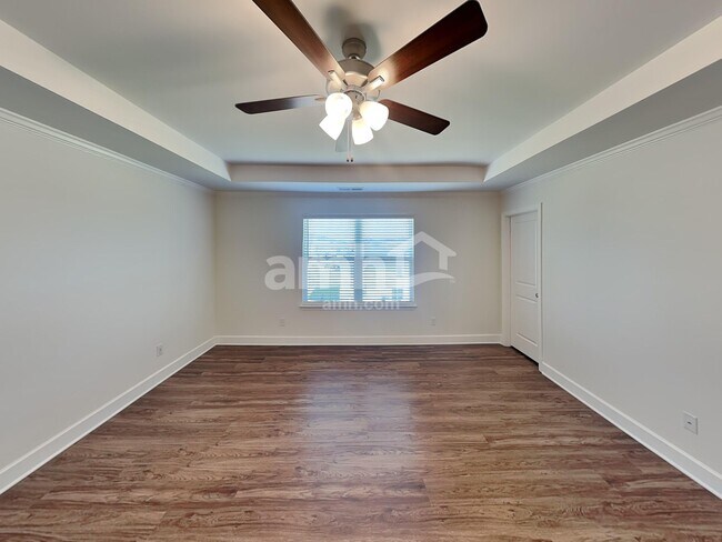 Building Photo - 2573 Highwood Blvd