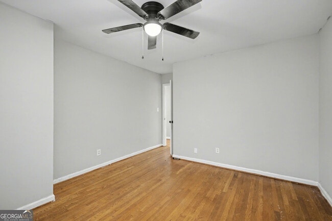 Building Photo - 140 Maple Pl