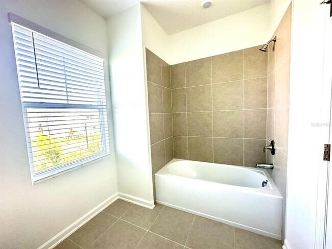 Building Photo - 7163 Sienna Oak Aly