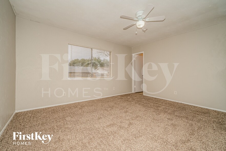 Building Photo - 6403 Redwood Ln