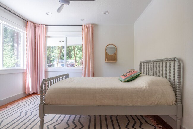 Building Photo - Fully Furnished Mount Veeder Sanctuary Home