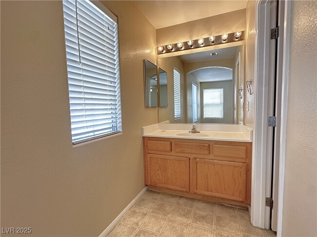 Building Photo - 8046 S Wards Ferry St