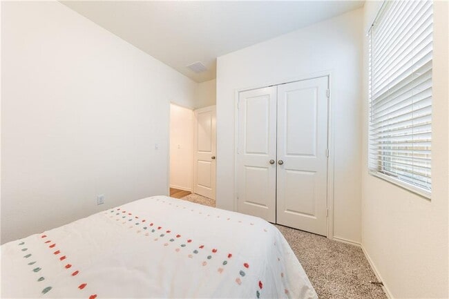 Building Photo - 1111 Diggy Dr