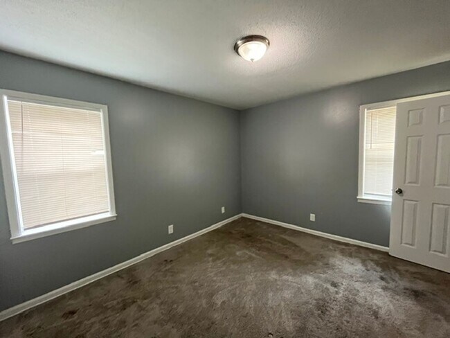 Building Photo - Renovated 3 Bedroom 1.5 Bath Home for Rent!!