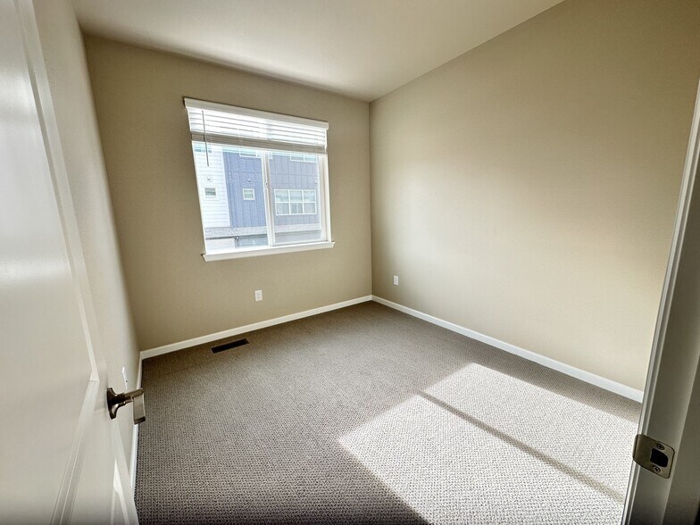 Building Photo - 6800 Merseyside Ln