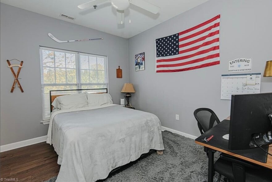 Building Photo - 302 Campus Walk Trl