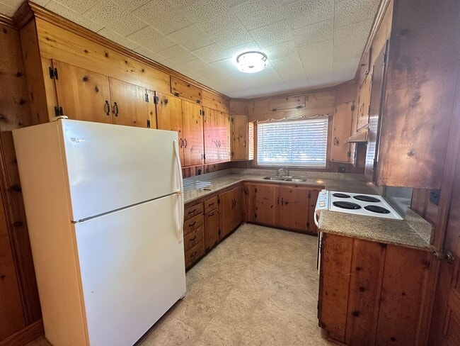 Building Photo - Graham area