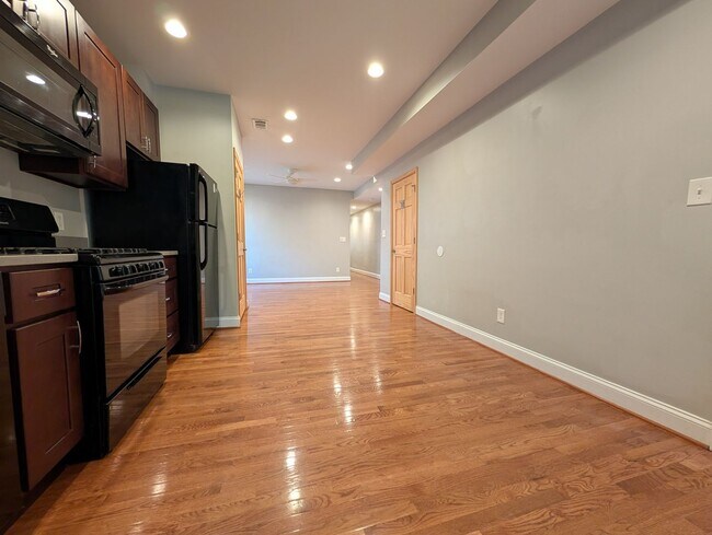 Building Photo - 3221 Guilford Ave