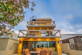 Building Photo - 747 Island Ct