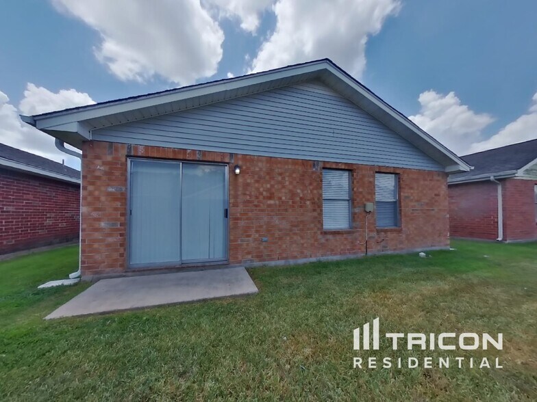 Building Photo - 3142 Boynton Dr