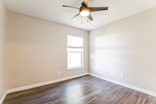 Building Photo - 4166 Shadow Creek Cir