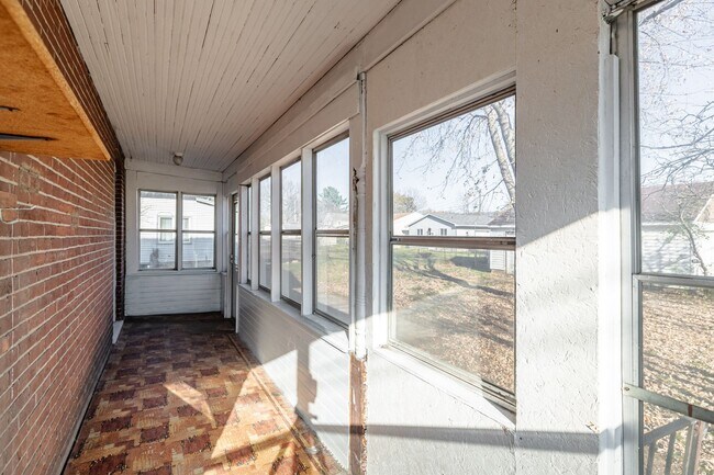 Building Photo - ds1233